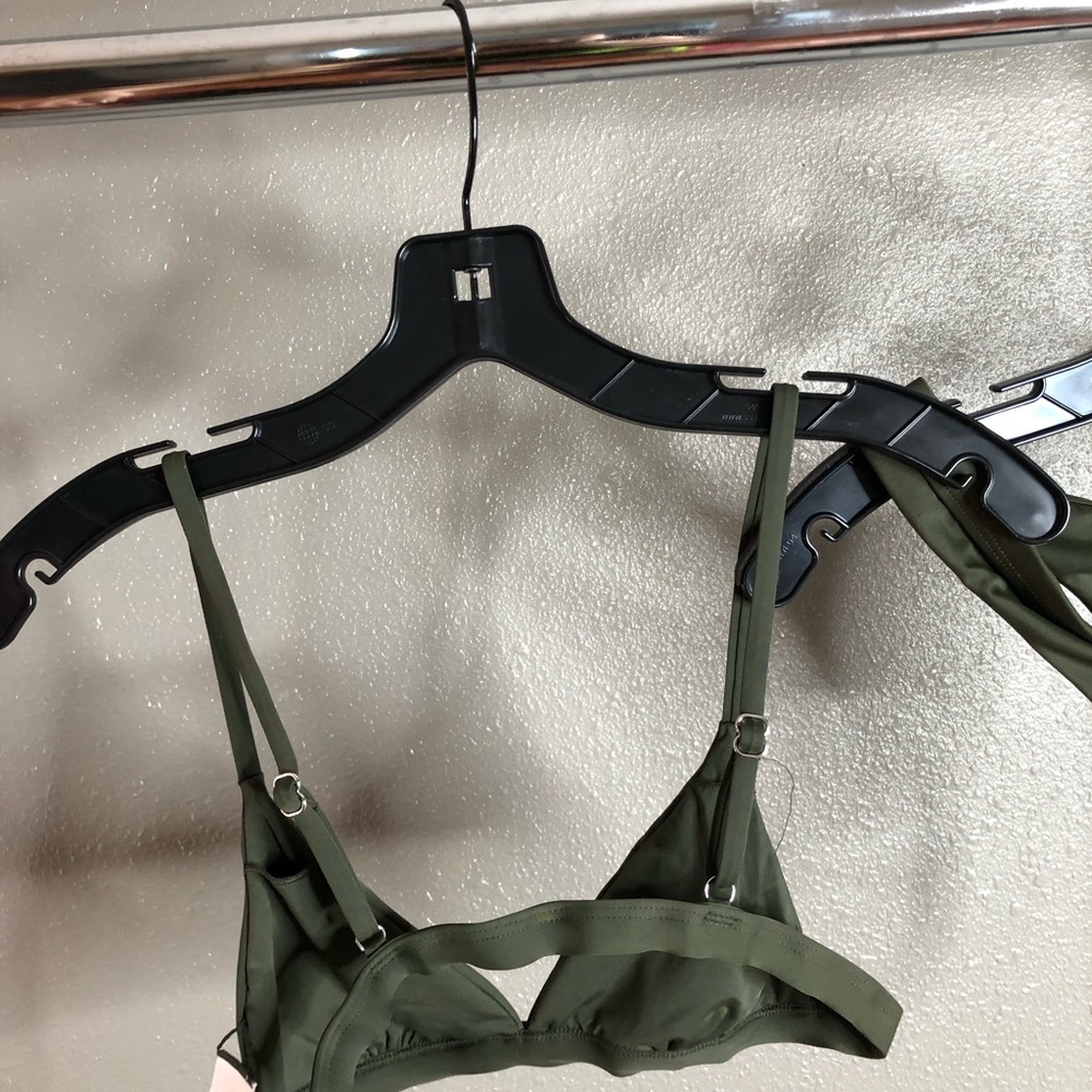 Bikini - Picture 5 of 5